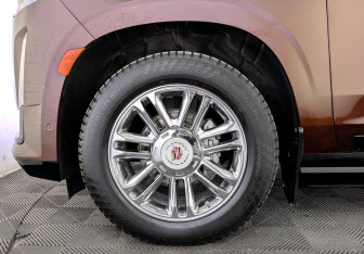 Подержанный автомобиль Cadillac Escalade Suv 2022 года (17 фото)