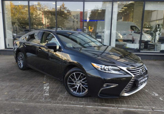 Подержанный автомобиль Lexus ES 2016 года (3 фото)