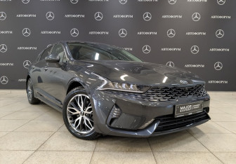 Подержанный автомобиль Kia K5 2020 года (3 фото)