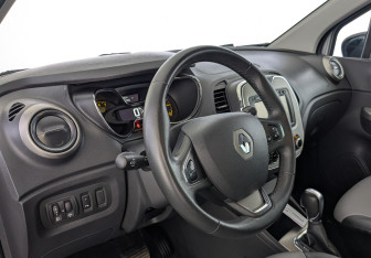 Подержанный автомобиль Renault Kaptur 2016 года (15 фото)