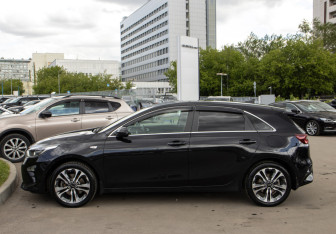 Подержанный автомобиль Kia Ceed Hatchback 2018 года (6 фото)
