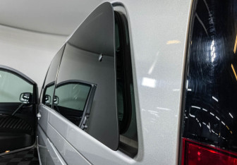 Подержанный автомобиль Mercedes-Benz Viano 2013 года (25 фото)