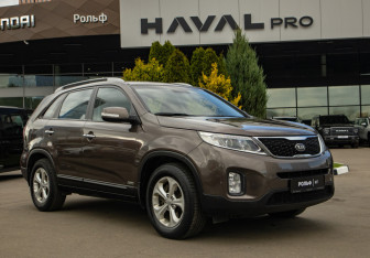 Подержанный автомобиль Kia Sorento 2013 года (2 фото)