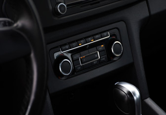 Подержанный автомобиль Volkswagen Amarok 2013 года (15 фото)