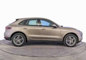 Подержанный автомобиль Porsche Macan 2016 года (4 фото)