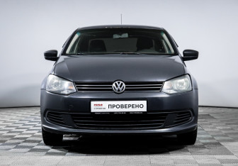 Подержанный автомобиль Volkswagen Polo Sedan 2010 года (2 фото)