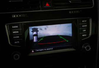 Подержанный автомобиль Volkswagen Golf Hatchback 2014 года (16 фото)