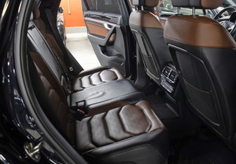 Подержанный автомобиль Volkswagen Touareg 2020 года (12 фото)