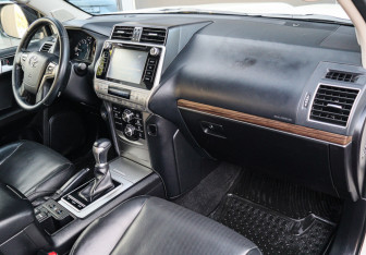 Подержанный автомобиль Toyota Land Cruiser Prado 2018 года (7 фото)