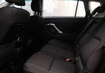 Подержанный автомобиль Toyota Verso 2012 года (8 фото)