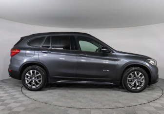Подержанный автомобиль BMW X1 2017 года (6 фото)