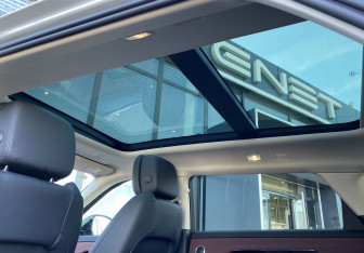 Подержанный автомобиль Land Rover Range Rover Evoque 2025 года (26 фото)