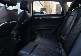 Подержанный автомобиль Voyah Free 2023 года (9 фото)