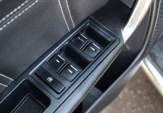 Подержанный автомобиль Geely Emgrand X7 2019 года (18 фото)