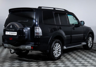 Подержанный автомобиль Mitsubishi Pajero 2012 года (5 фото)