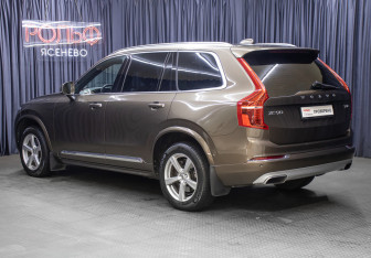 Подержанный автомобиль Volvo XC90 2017 года (7 фото)