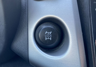 Подержанный автомобиль Toyota RAV4 2008 года (17 фото)