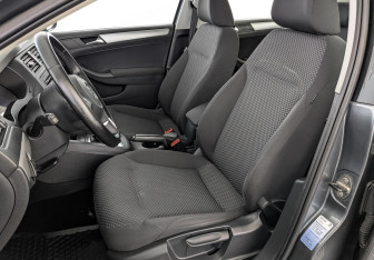 Подержанный автомобиль Volkswagen Jetta Sedan 2012 года (20 фото)