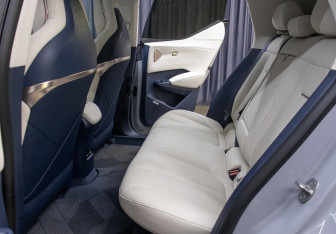 Подержанный автомобиль Zeekr X 2023 года (12 фото)