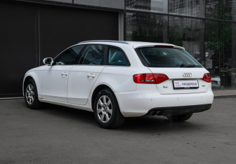 Подержанный автомобиль Audi A4 Wagon 2010 года (6 фото)