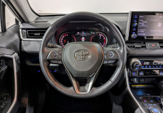 Подержанный автомобиль Toyota RAV4 2022 года (28 фото)