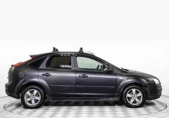 Подержанный автомобиль Ford Focus Hatchback 2007 года (4 фото)