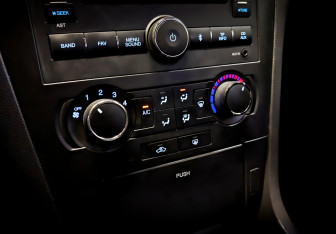 Подержанный автомобиль Chevrolet Epica 2011 года (27 фото)