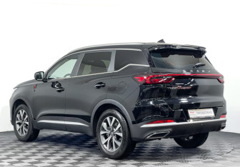 Подержанный автомобиль Chery Tiggo 7 Pro Max 2023 года (7 фото)