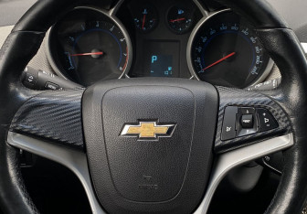 Подержанный автомобиль Chevrolet Cruze Hatchback 2012 года (15 фото)