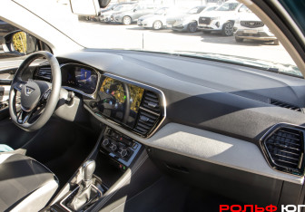 Подержанный автомобиль Jetta VS7 2023 года (6 фото)