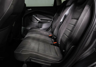 Подержанный автомобиль Ford Kuga 2015 года (12 фото)