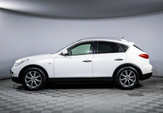 Подержанный автомобиль Infiniti EX 2012 года (8 фото)