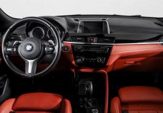 Подержанный автомобиль BMW X2 2019 года (12 фото)