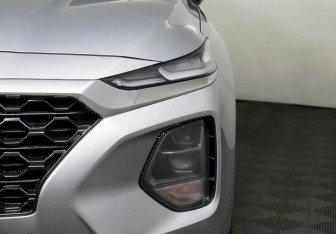 Подержанный автомобиль Hyundai Santa Fe 2019 года (7 фото)