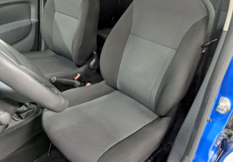Подержанный автомобиль Renault Sandero 2015 года (13 фото)