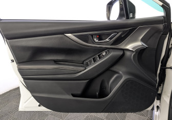Подержанный автомобиль Subaru XV 2018 года (19 фото)