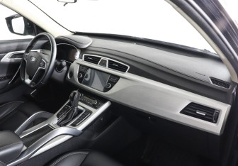 Подержанный автомобиль Geely Atlas 2019 года (8 фото)