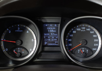 Подержанный автомобиль Hyundai Santa Fe 2012 года (13 фото)