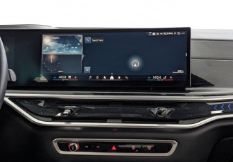 Подержанный автомобиль BMW X6 2025 года (17 фото)