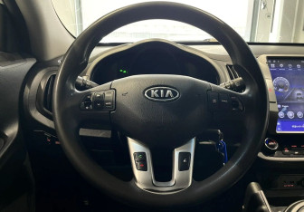Подержанный автомобиль Kia Sportage 2010 года (14 фото)