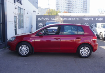 Подержанный автомобиль Volkswagen Golf Hatchback 2011 года (8 фото)