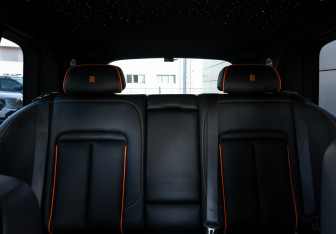 Подержанный автомобиль Rolls-Royce Cullinan 2019 года (26 фото)