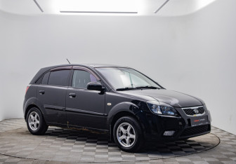Подержанный автомобиль Kia Rio Hatchback 2010 года (3 фото)