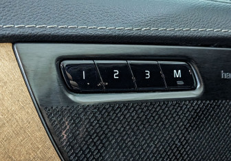 Подержанный автомобиль Volvo XC90 2018 года (30 фото)