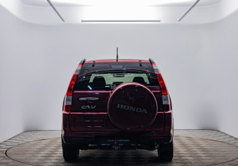 Подержанный автомобиль Honda CR-V 2005 года (4 фото)