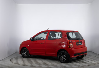 Подержанный автомобиль Kia Picanto 2010 года (7 фото)