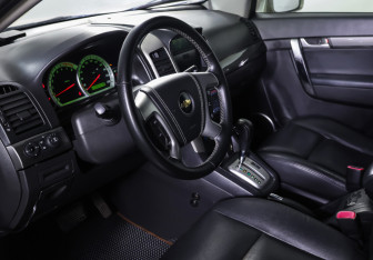 Подержанный автомобиль Chevrolet Captiva 2007 года (15 фото)