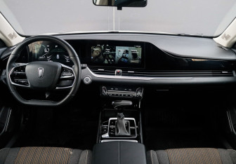 Подержанный автомобиль FAW Bestune B70 2023 года (20 фото)