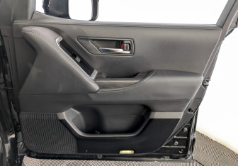 Подержанный автомобиль Toyota Land Cruiser Suv 2021 года (26 фото)