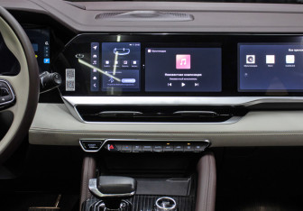 Подержанный автомобиль Geely Monjaro 2023 года (15 фото)